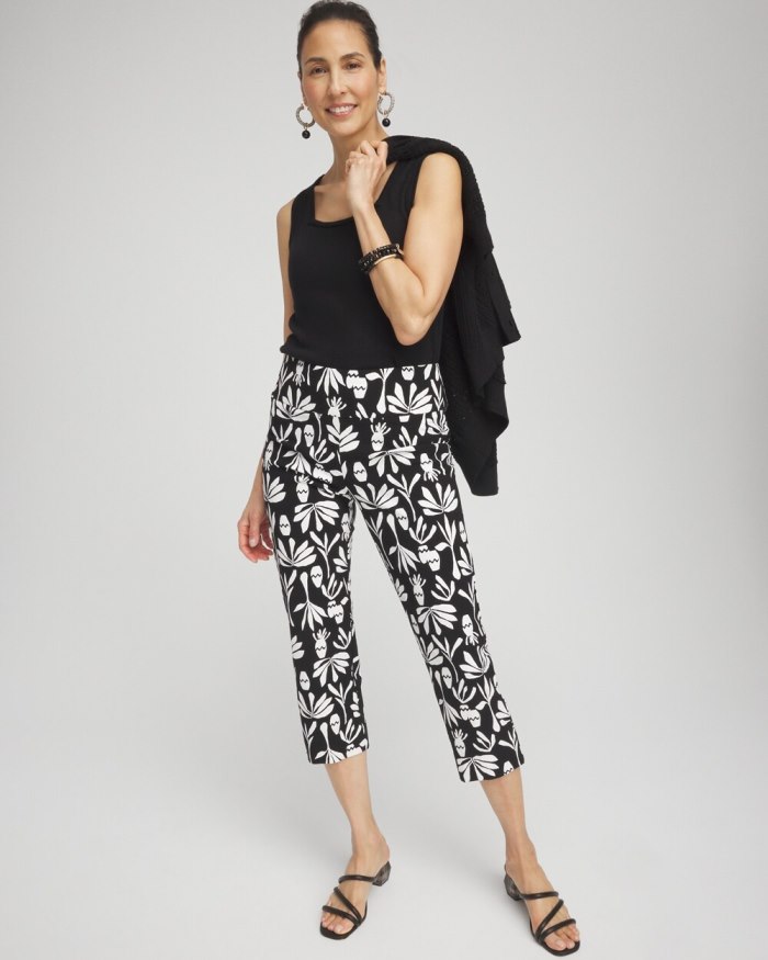 Women's Wide Waistband Leaf Print Capris - Black/White