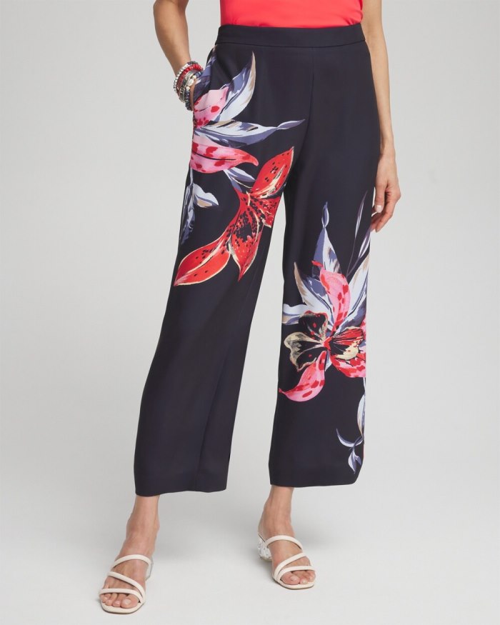 Women's Floral Print Soft Cropped Pants - Classic Navy - Click Image to Close