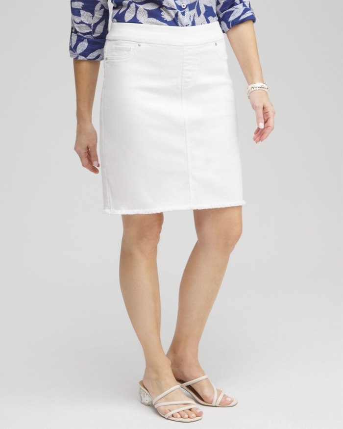 Women's No Stain Pull-on Fray Hem Skort - Alabaster