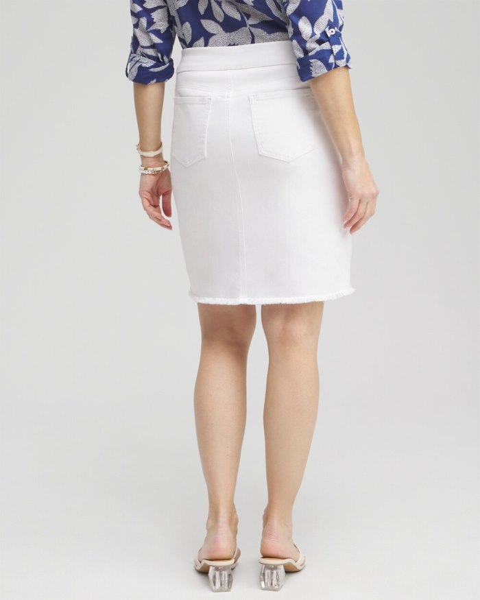 Women's No Stain Pull-on Fray Hem Skort - Alabaster