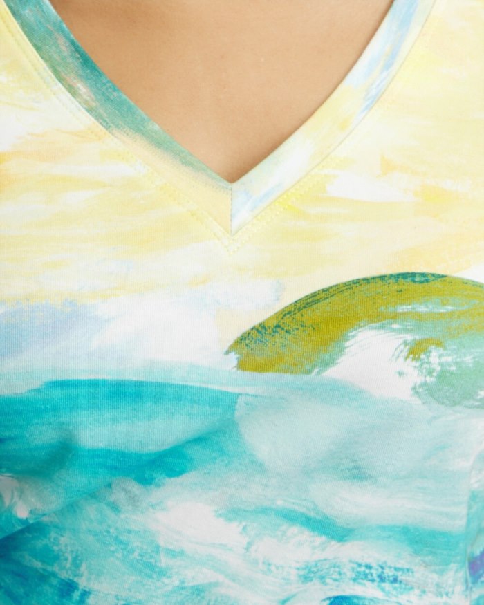 Women's Watercolor V-neck Perfect Tee - Verdant Green